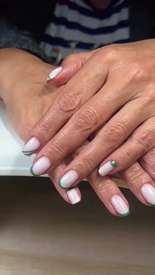 Resultado de manicura en VS Nails & Beauty